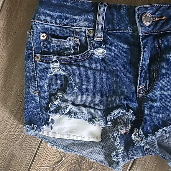 American Eagle Short Shorts - Picture 4 of 8